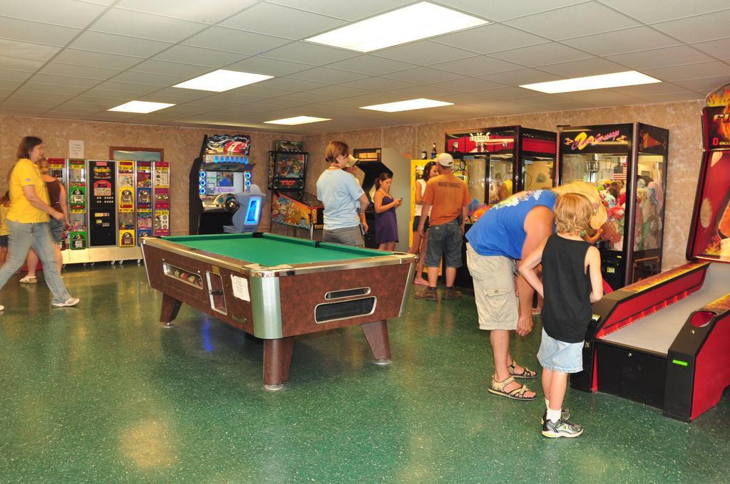 Plymouth Rock Camping Resort Rustic Cabin Elkhart Lake ภายนอก รูปภาพ