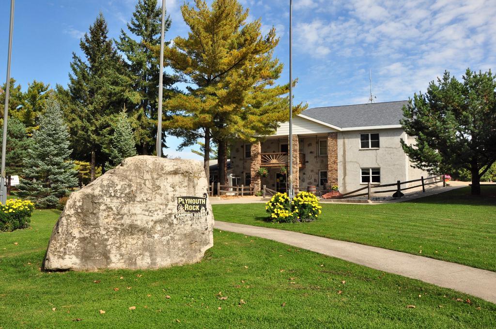 Plymouth Rock Camping Resort Rustic Cabin Elkhart Lake ภายนอก รูปภาพ