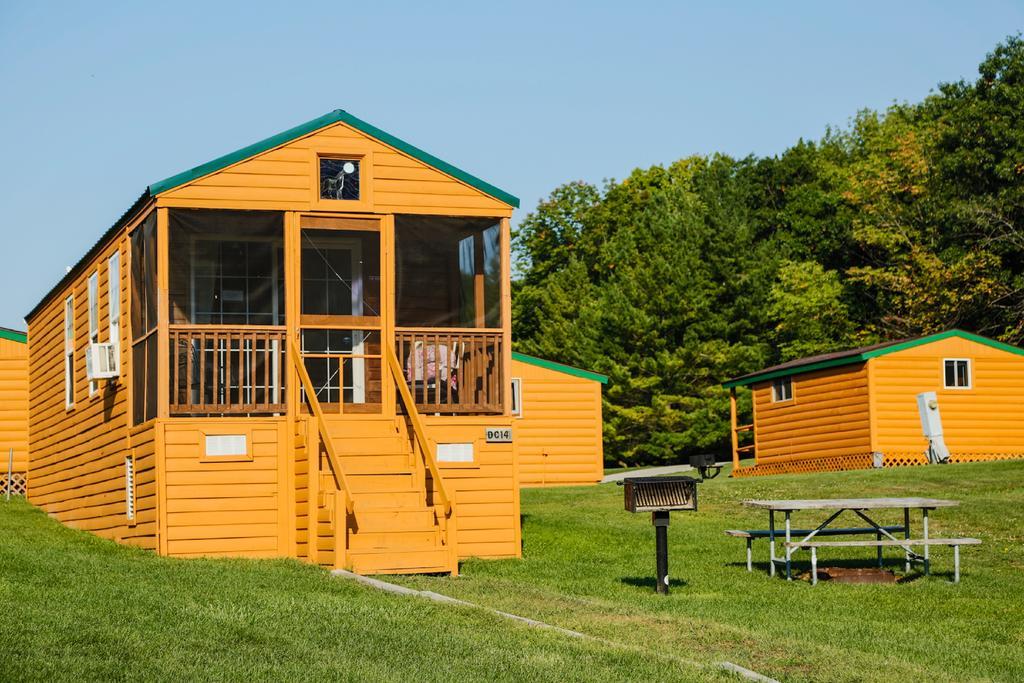 Plymouth Rock Camping Resort Rustic Cabin Elkhart Lake ภายนอก รูปภาพ